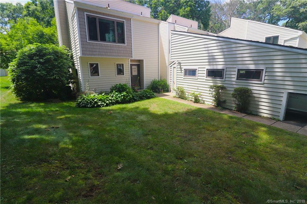 Property Photo:  20 Currier Way 20  CT 06410 