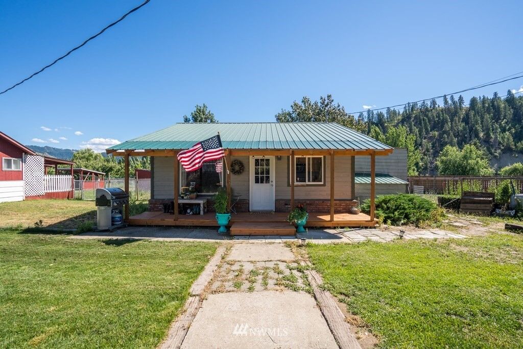 Property Photo:  8785 School Street  WA 98815