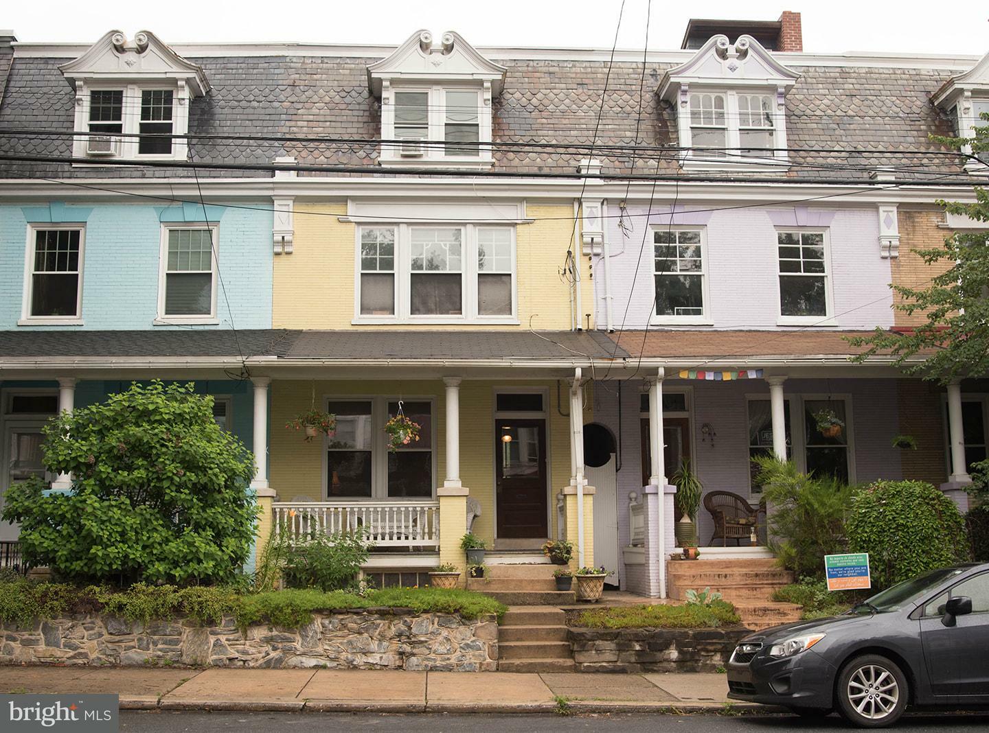 Property Photo:  611 W Lemon Street  PA 17603 