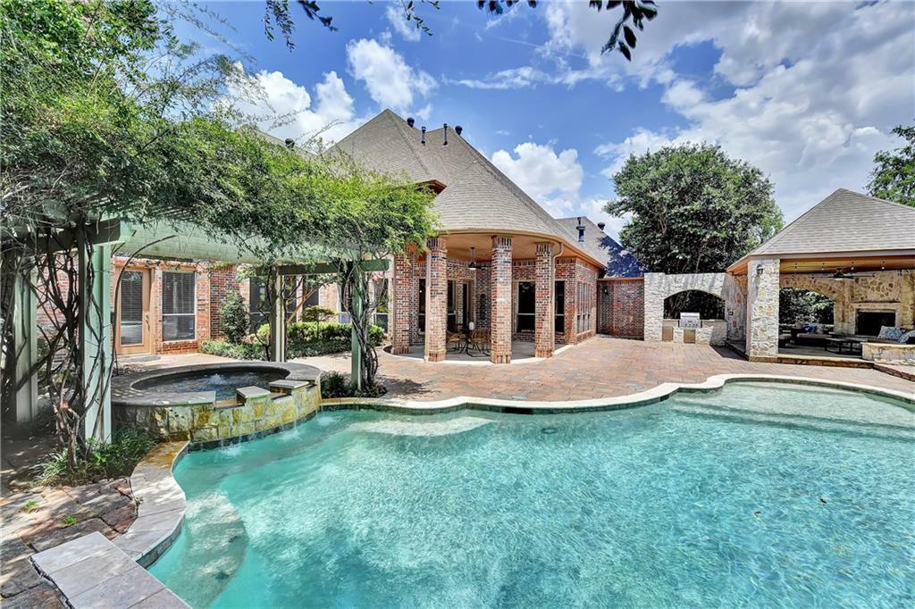 Property Photo: 1221 Merlot Drive TX 76092