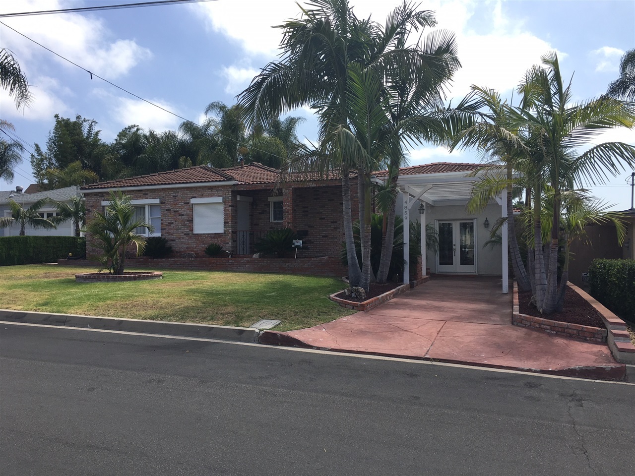 Property Photo: 4859 Benton Way CA 91942