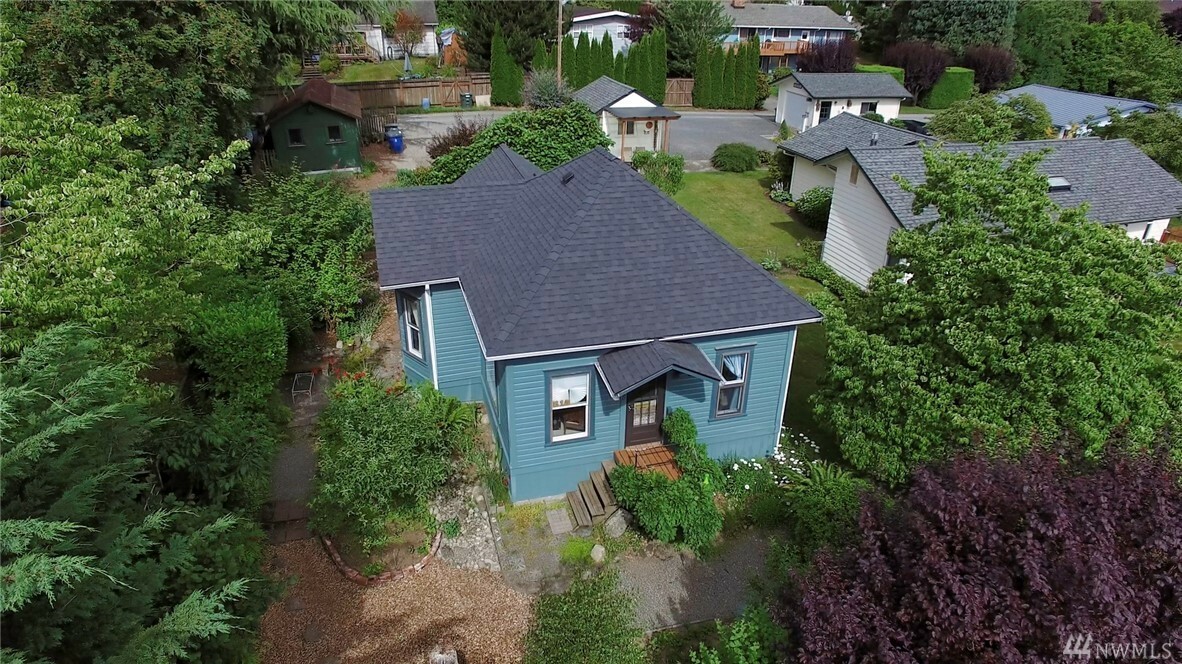 Property Photo:  618 Avenue A  WA 98290 