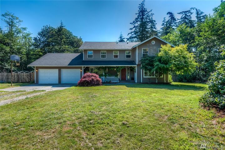 Property Photo: 303 Dove Dr WA 98282