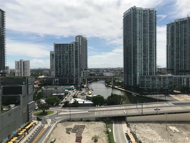 Property Photo: 31 SE 6th St 1702 FL 33131