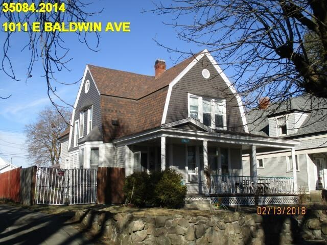 Property Photo:  1011 E Baldwin Ave  WA 99207 