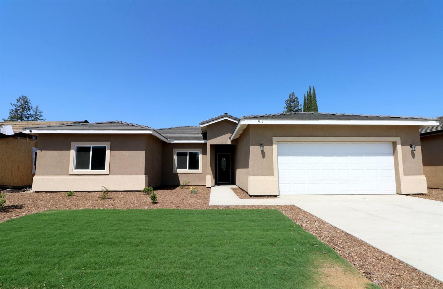 Property Photo:  911 N Crumal Street  CA 93292 