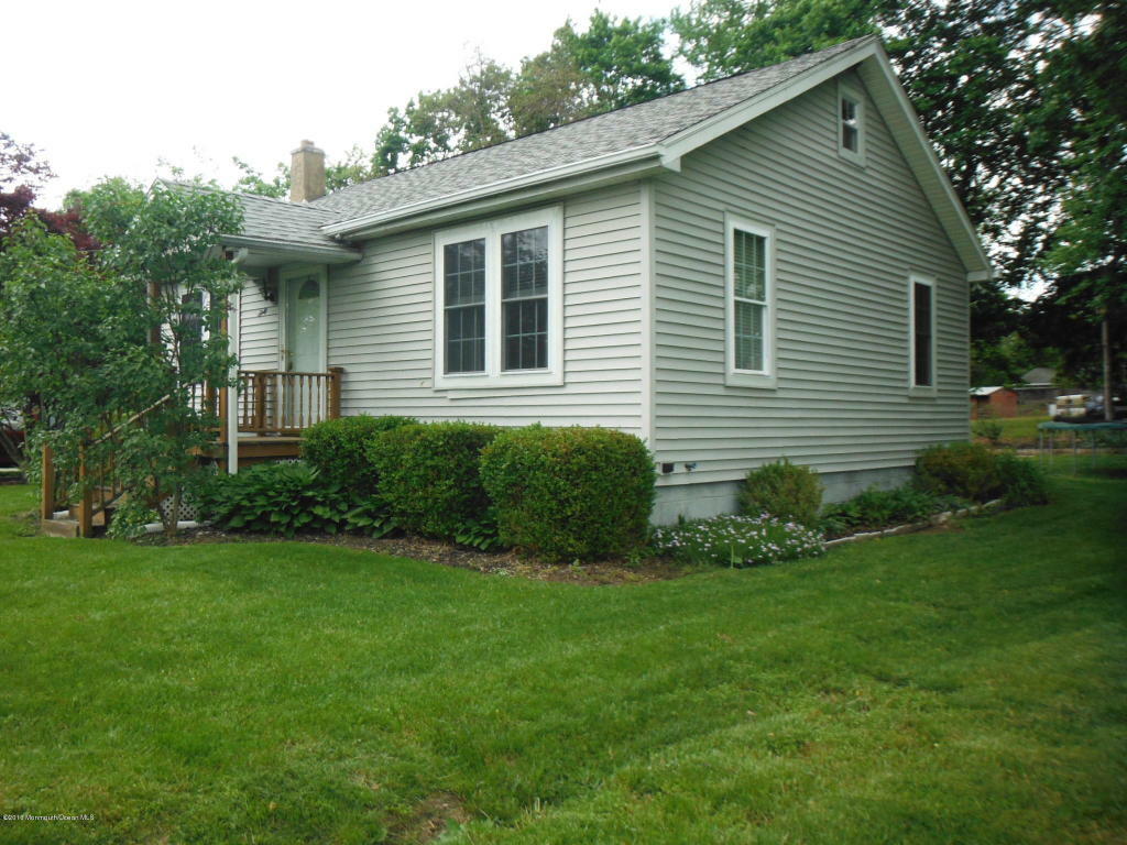 Property Photo:  60 Lakewood Road  NJ 08533 