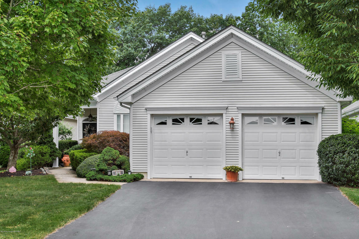 Property Photo:  25 Greenfields Drive  NJ 08701 