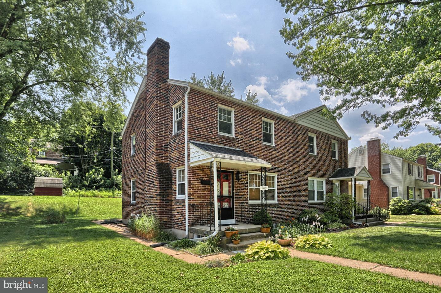 Property Photo: 318 Oak Hill Drive PA 17057
