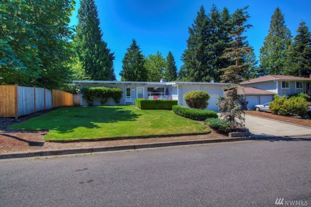 Property Photo:  7511 126th Avenue SE  WA 98056 