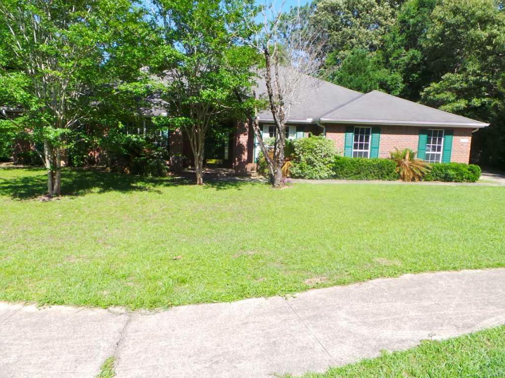 Property Photo:  5853 Calumet Ct  FL 32536 