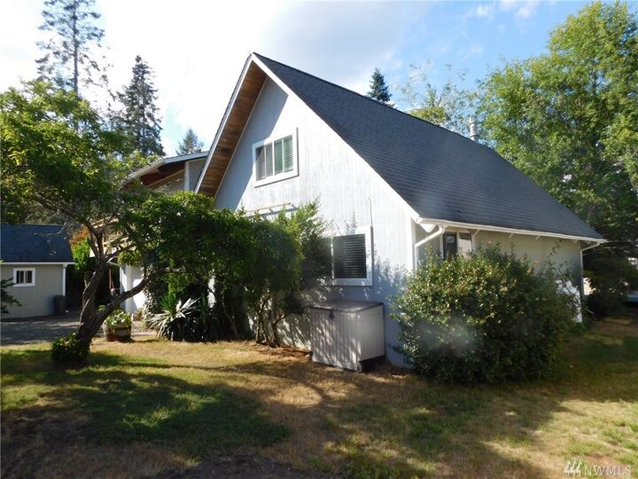 Property Photo: 30 NE Shore Place WA 98588