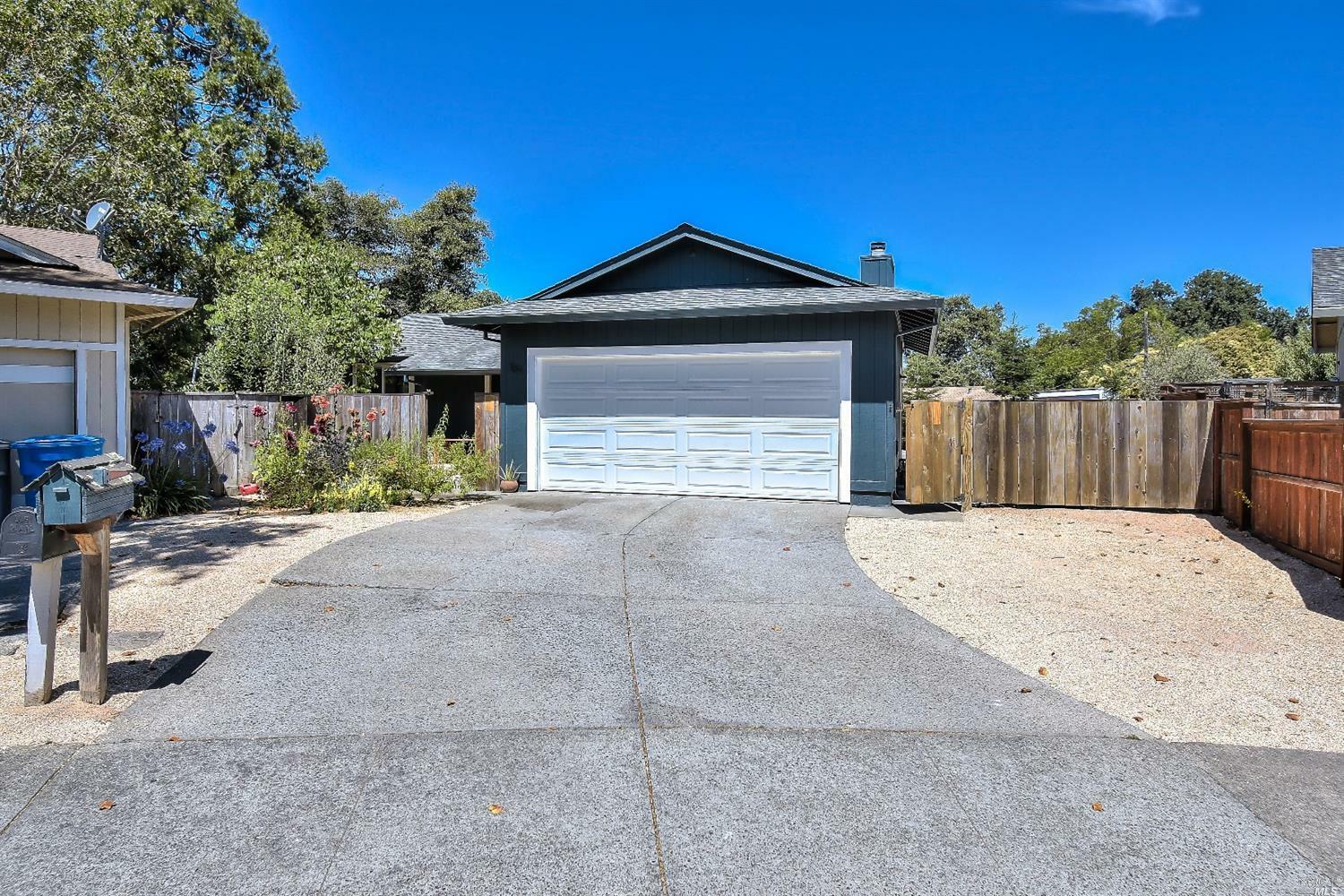 Property Photo:  189 Schlee Way  CA 95407 