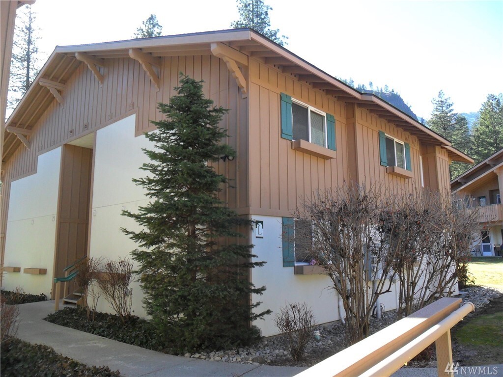 Property Photo: 480 Alpine Place L4 WA 98826