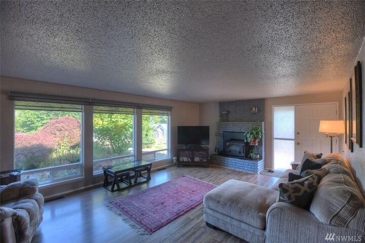 Property Photo:  139 W Oak St  WA 98557 