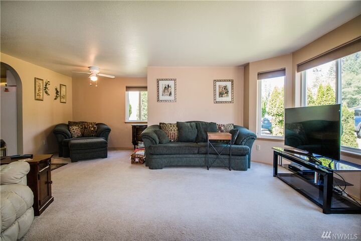 Property Photo:  1718 Island Dr NW  WA 98502 