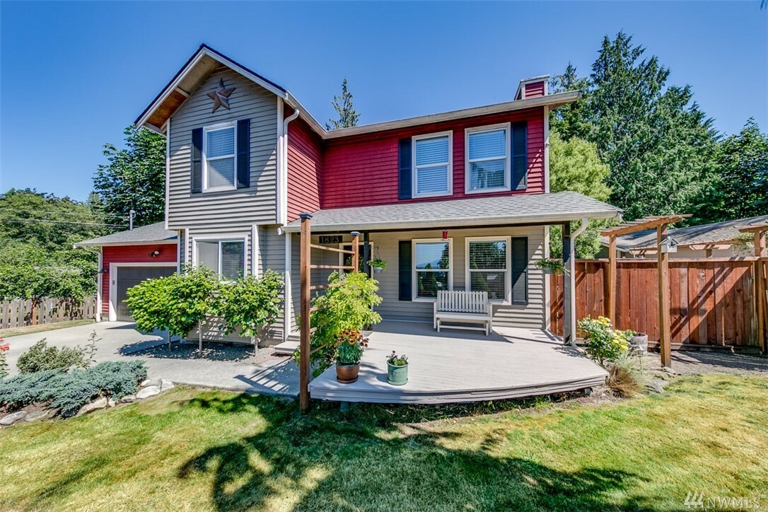 Property Photo:  1823 NW Circle Dr N  WA 98370 