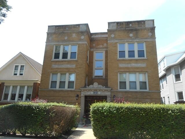 Property Photo: 3826 Troy Street 2S IL 60618