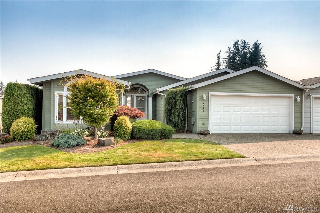 Property Photo: 21845 SE 273rd Lane 72 WA 98038