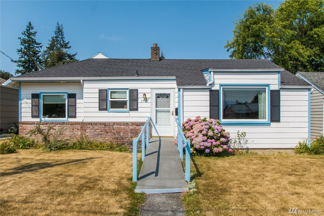 Property Photo:  1427 S 12th St  WA 98274 