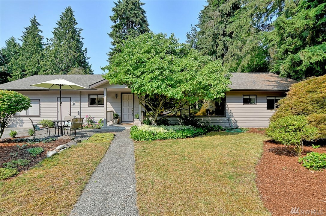 Property Photo:  3536 NE 165th St  WA 98155 