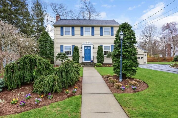 33 Cormier Rd  Lincoln RI 02865 photo