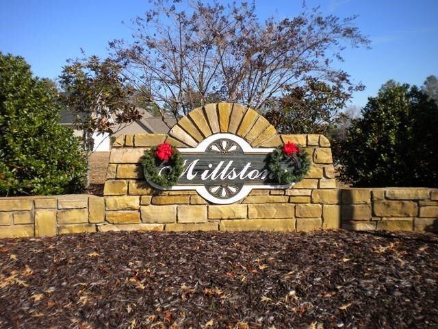 Property Photo: 620 W Deerview Lane SC 29302
