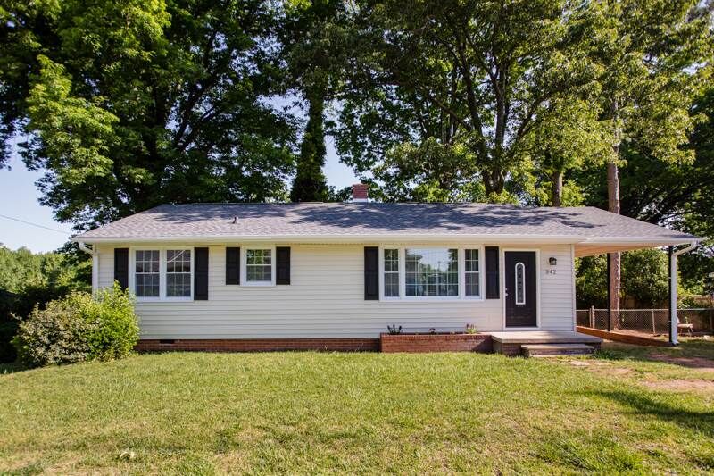 Property Photo:  342 Merideth Circle  SC 29306-4019 