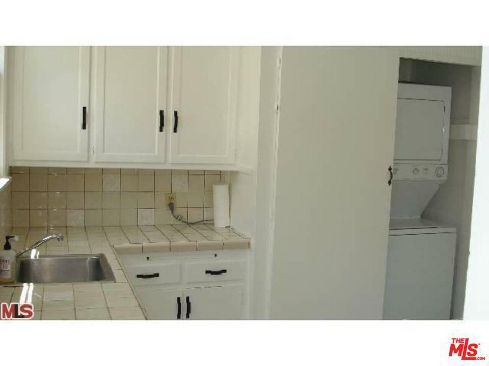 Property Photo:  1814 18th St B  CA 90404 