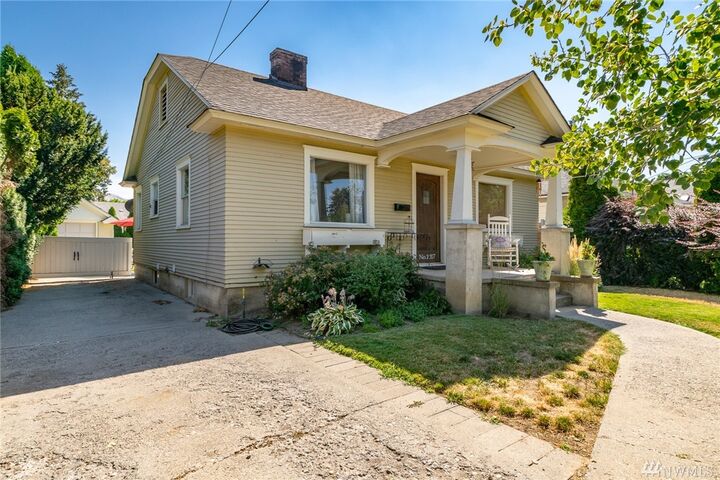 Property Photo:  1017 Castlerock Ave  WA 98801 