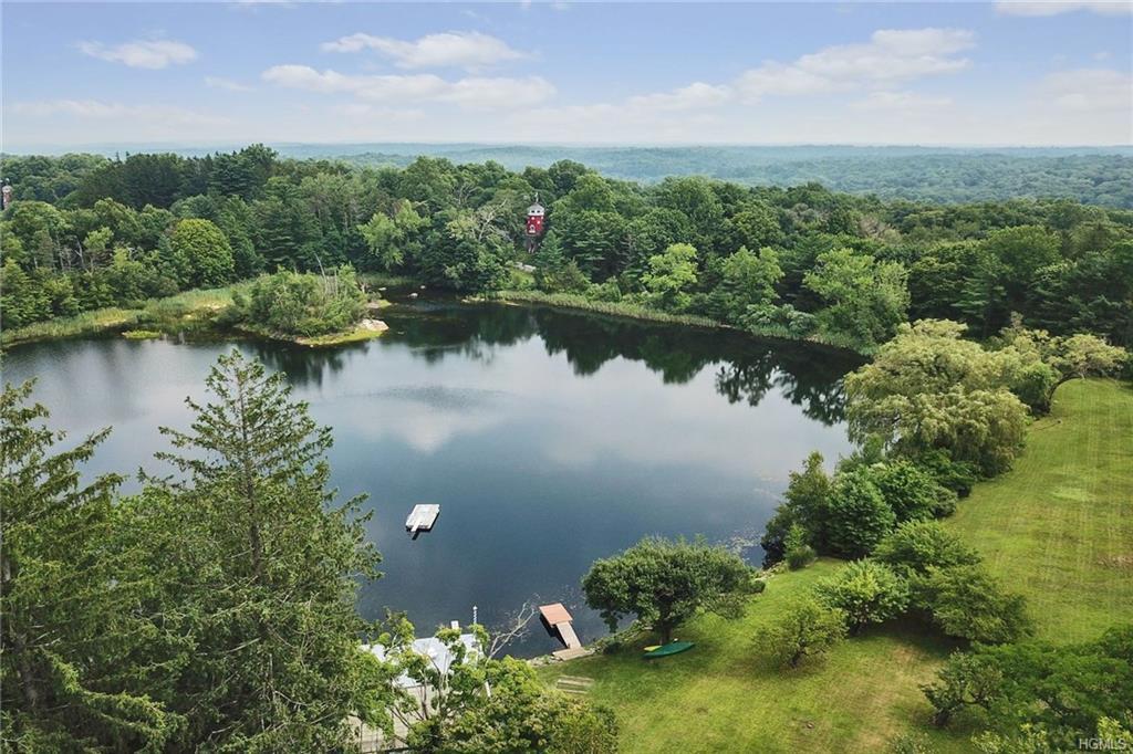 Property Photo:  14 Spruce Hill Road  NY 10504 