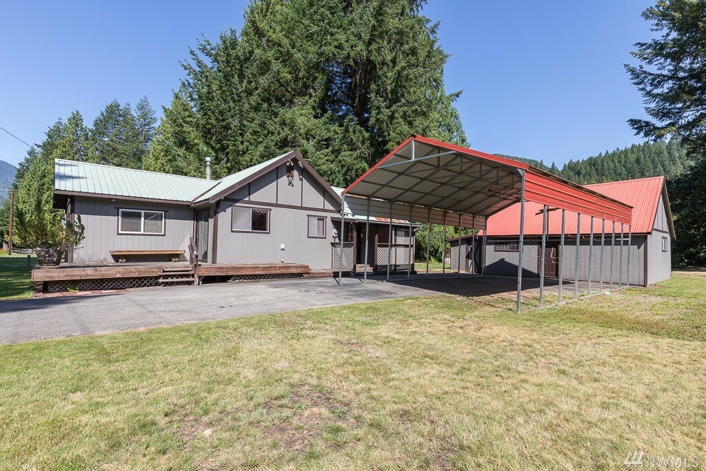 Property Photo:  73830 NE Old Cascade Hwy  WA 98288 