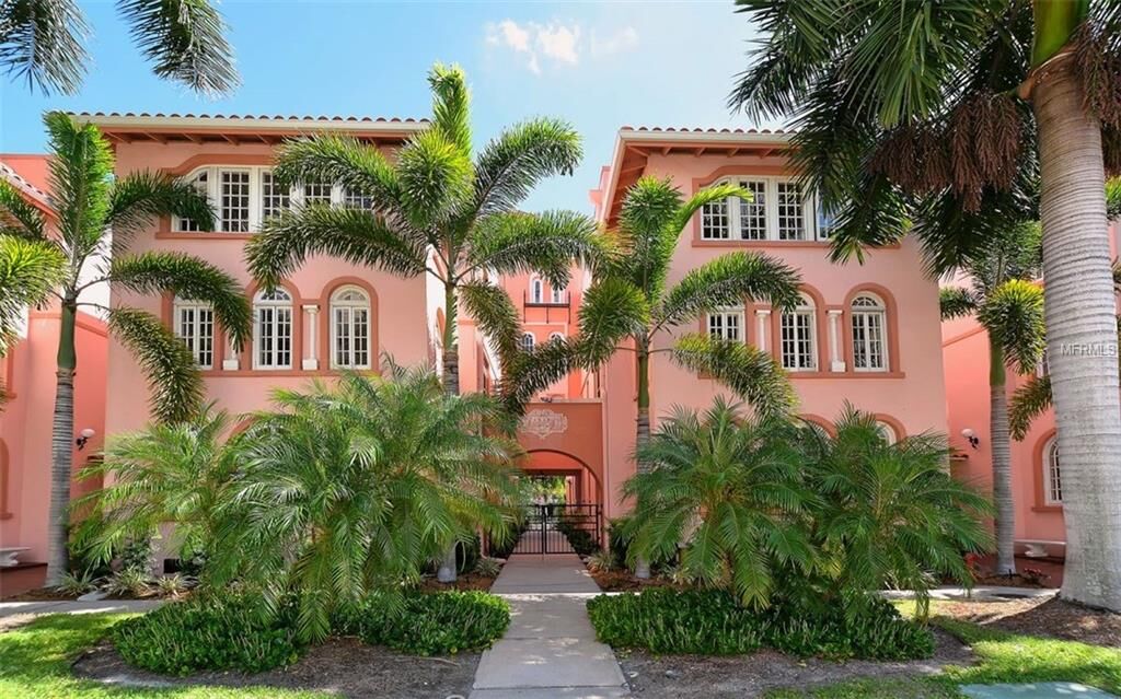 Property Photo: 1221 N Palm Avenue 306 FL 34236