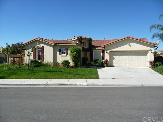 Property Photo:  9893 Paseo Cayuco  CA 92557 