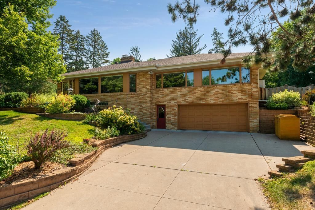Property Photo:  2450 Dunlap Street N  MN 55113 