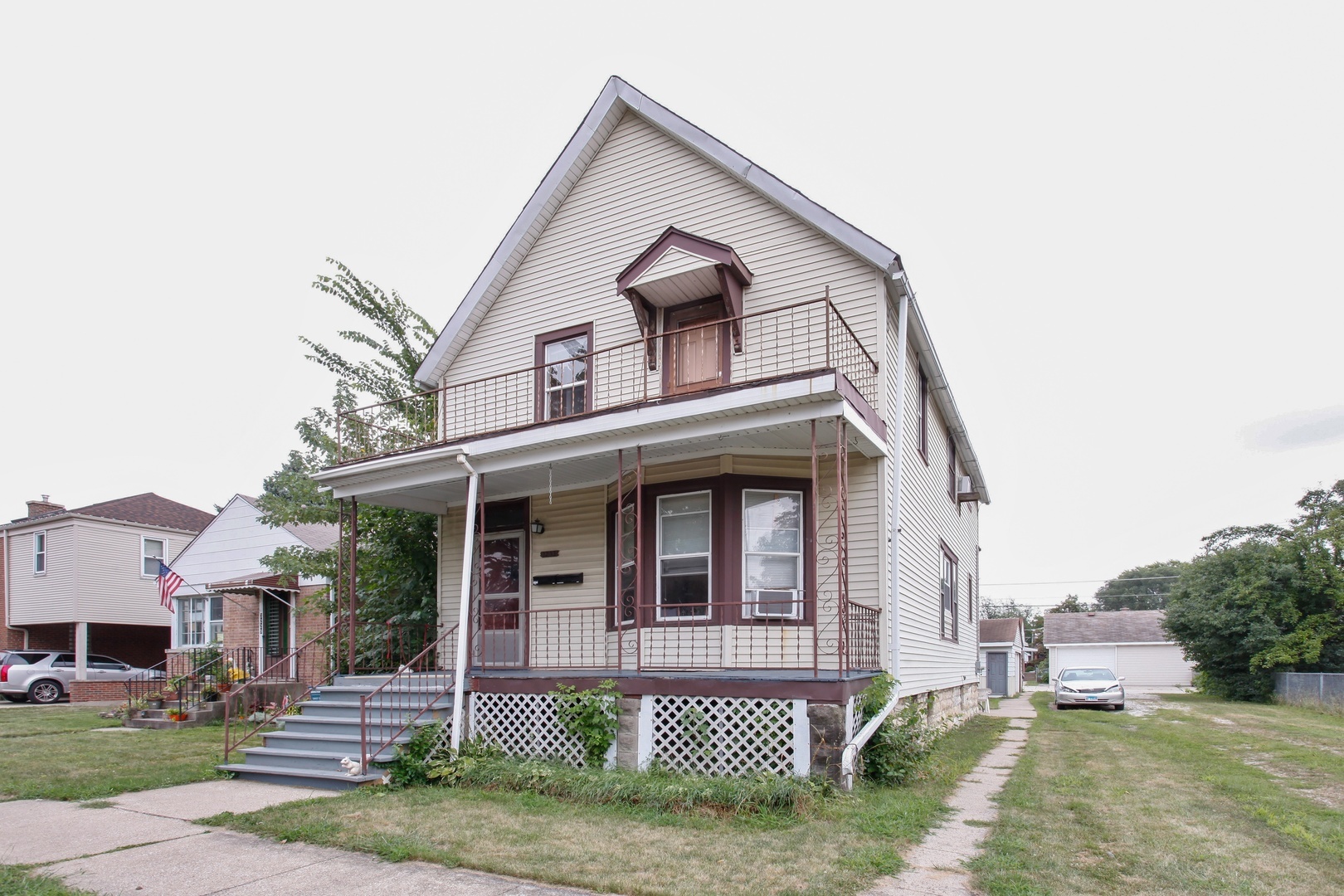 Property Photo: 3233 Arthur Avenue IL 60513