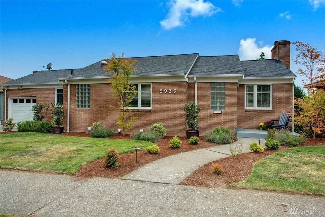 Property Photo: 5939 36th Ave SW WA 98126