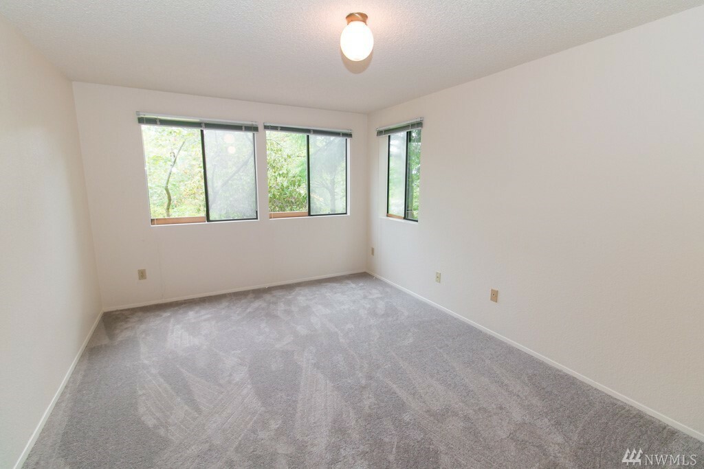 Property Photo:  15116 Sunwood Blvd Mm12  WA 98188 