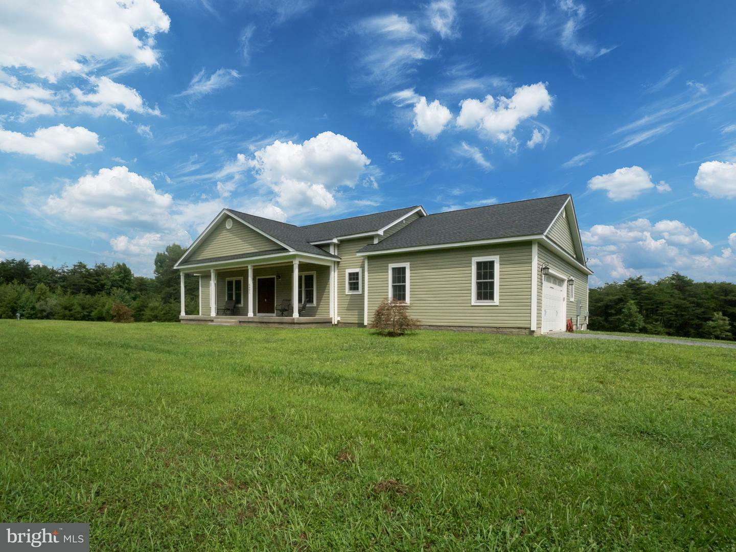 Property Photo: 5401 Hope Park Road VA 22030