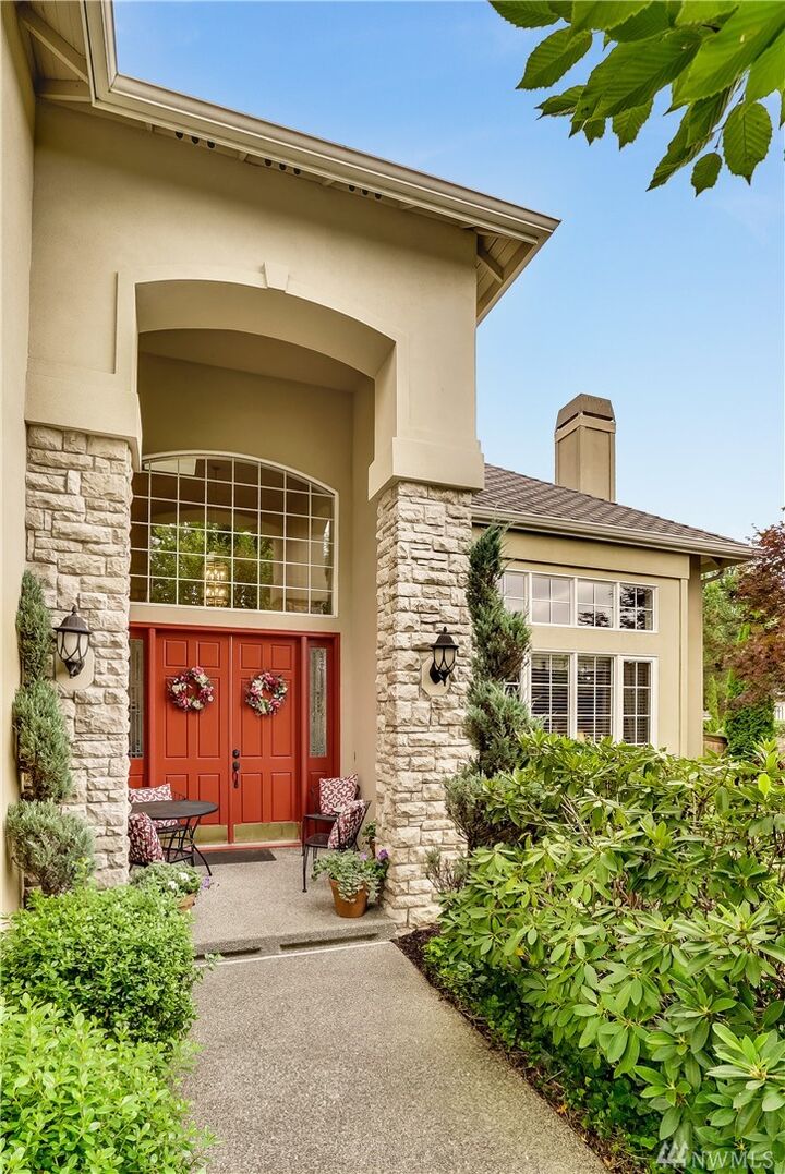 Property Photo:  26642 SE 15th St  WA 98075 