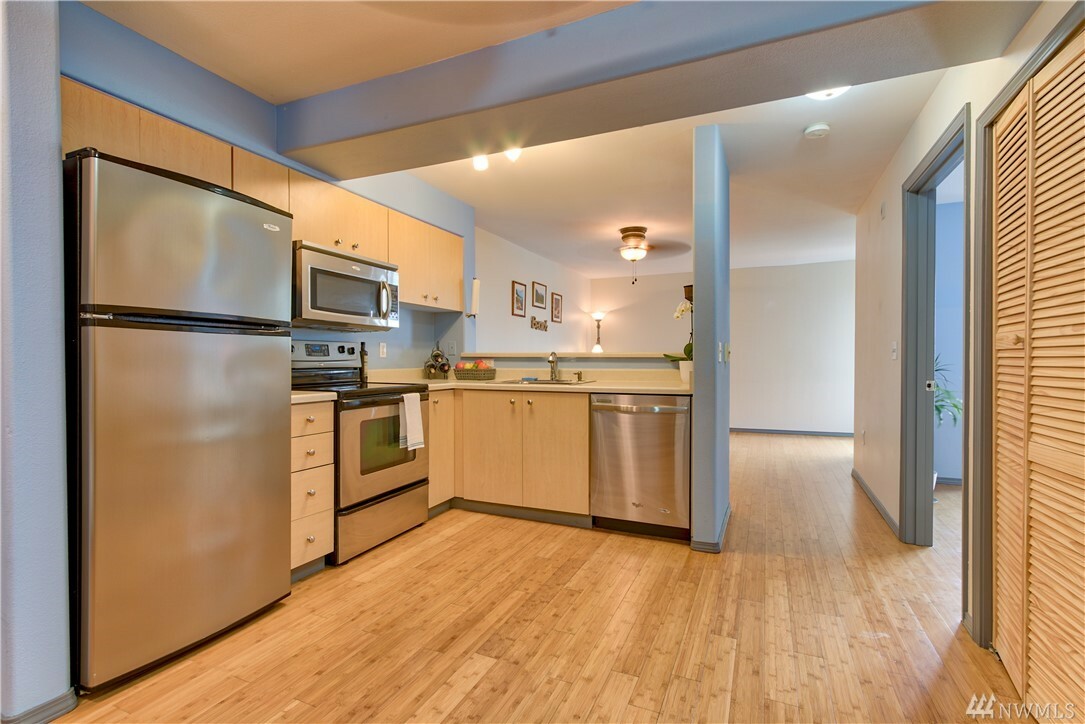 Property Photo: 2824 Grand Ave A511 WA 98201