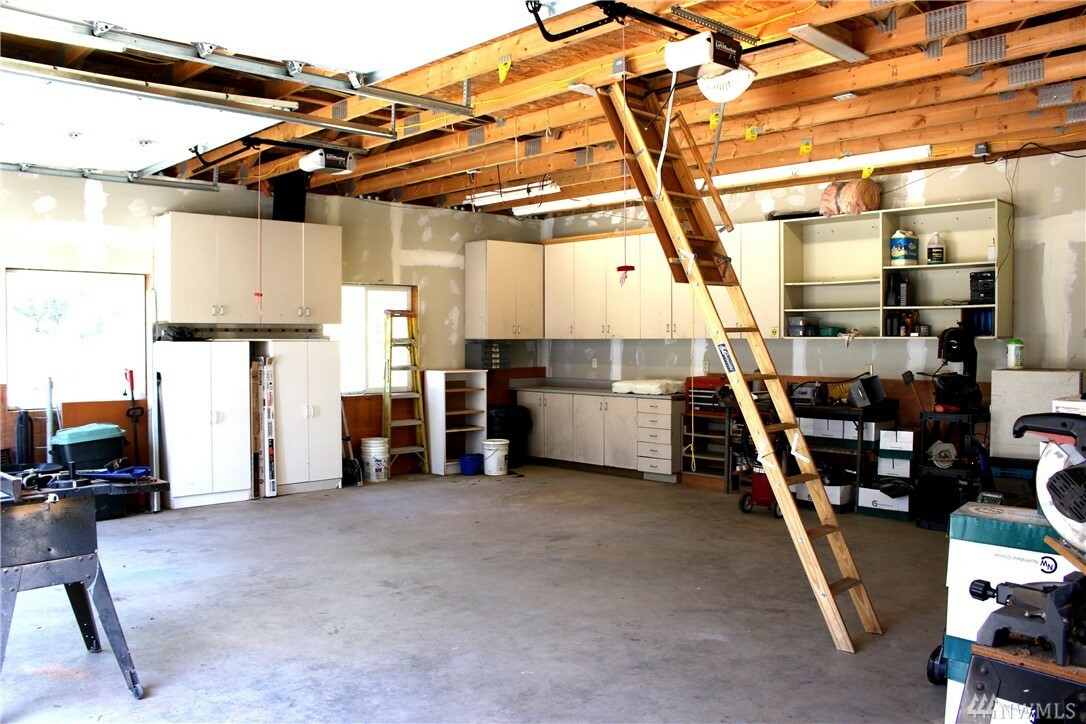 Property Photo:  7607 SE Pinecreek Lane  WA 98367 