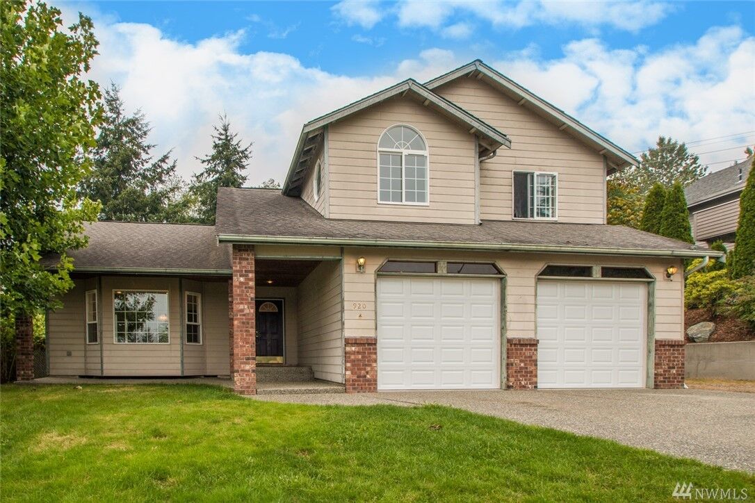 Property Photo:  920 Alderwood Lane  WA 98284 
