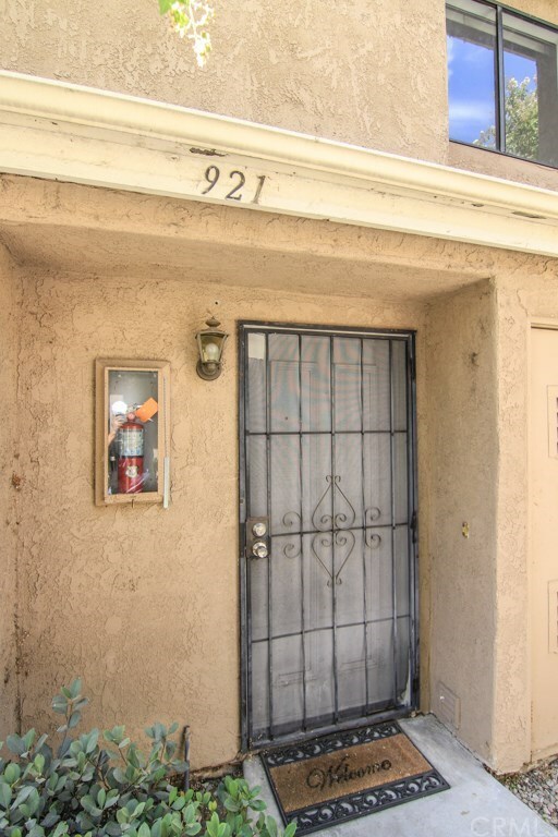 Property Photo:  921 S Mountain Avenue  CA 91762 