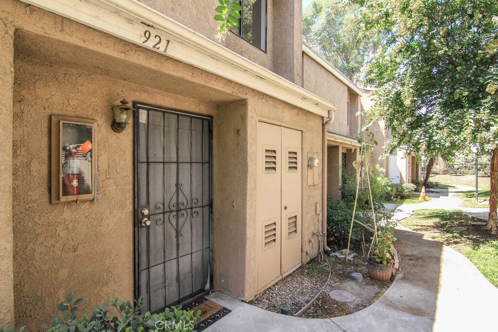 Property Photo: 921 S Mountain Avenue CA 91762