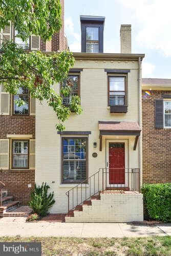 Property Photo:  1203 Portner Road  VA 22314 