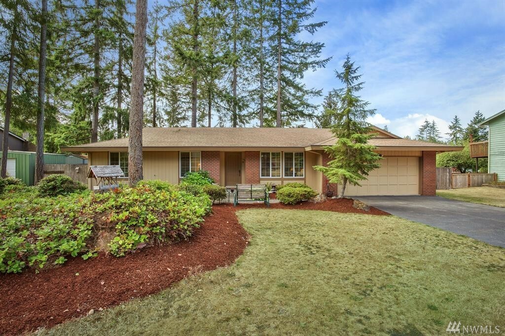 Property Photo: 5182 Granada Place SE WA 98367