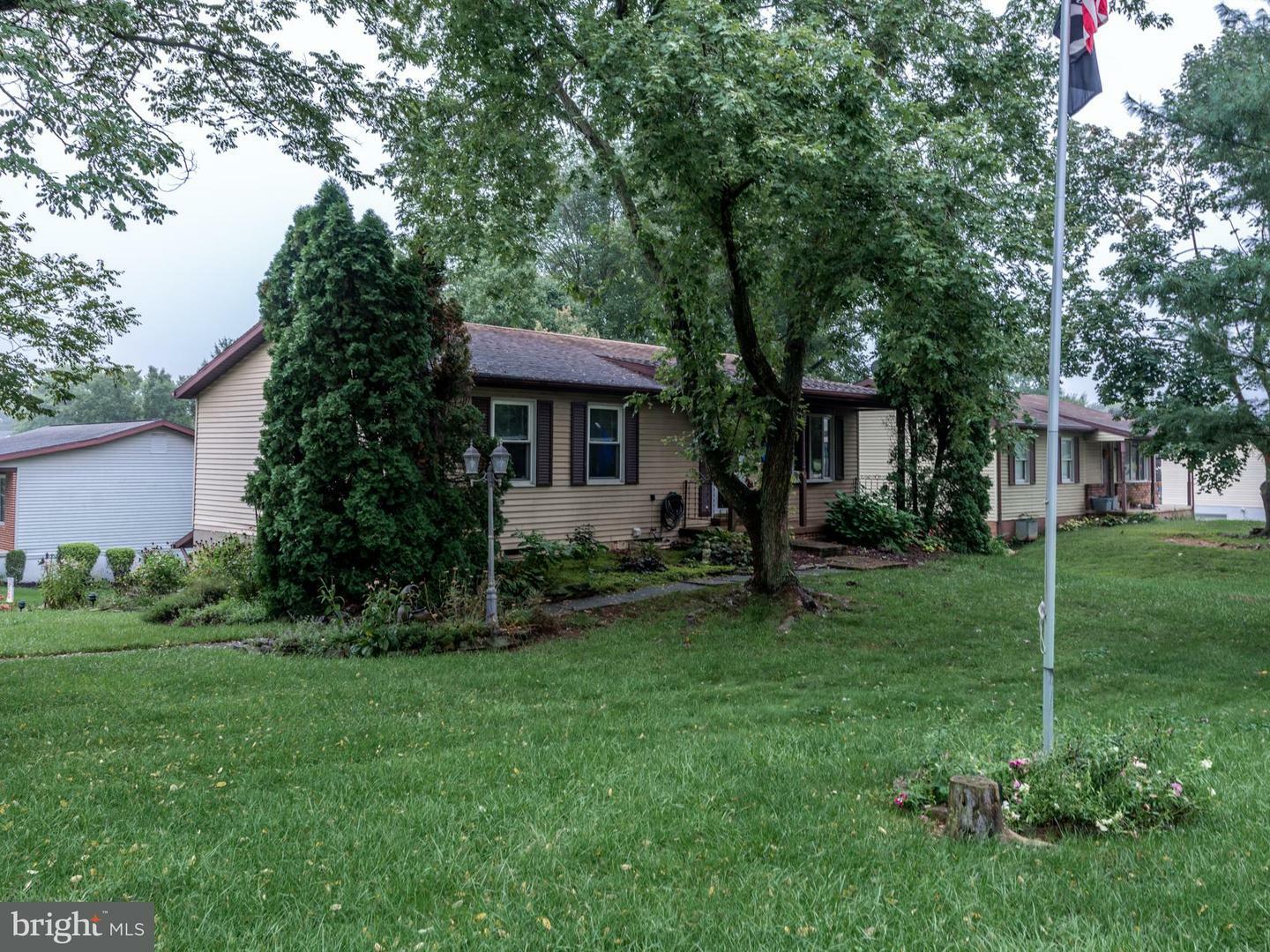 Property Photo:  2 Benjamin Drive  PA 17331 