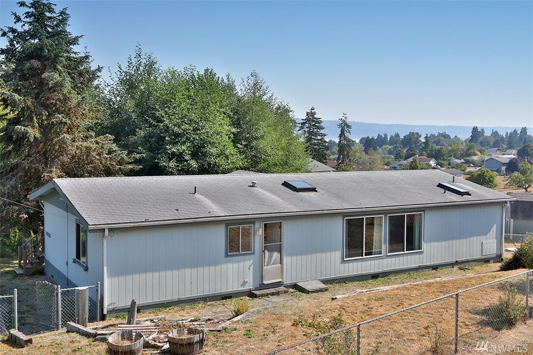 Property Photo:  4726 Deer Lake Rd  WA 98236 