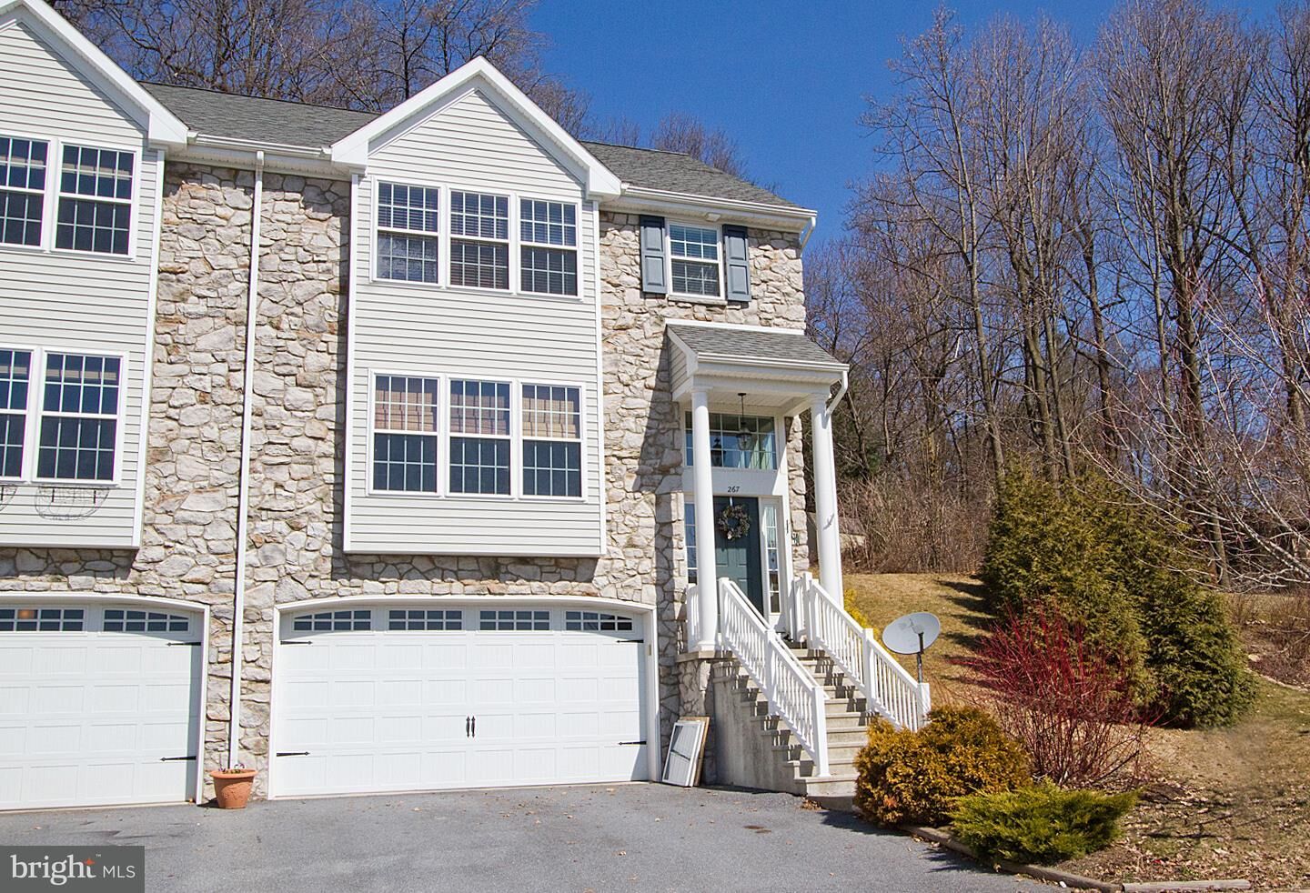 Property Photo:  267 Sparrow  PA 17522 